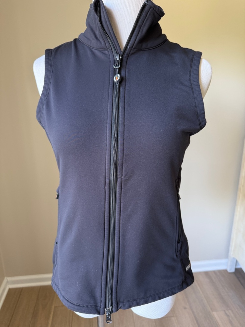 Kerrits Softshell Riding Vest - Picture 2 of 8